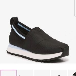 TOMS Resident Jogger 2.0 Slip-On
Sneaker - Women's